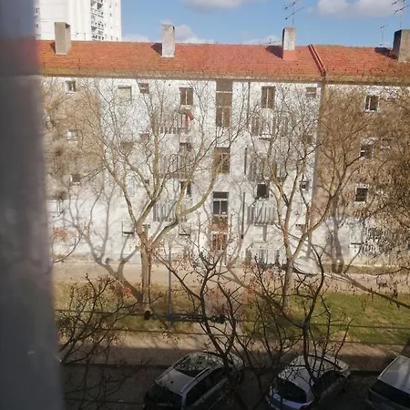 Olivais Metro 1 Apartment *